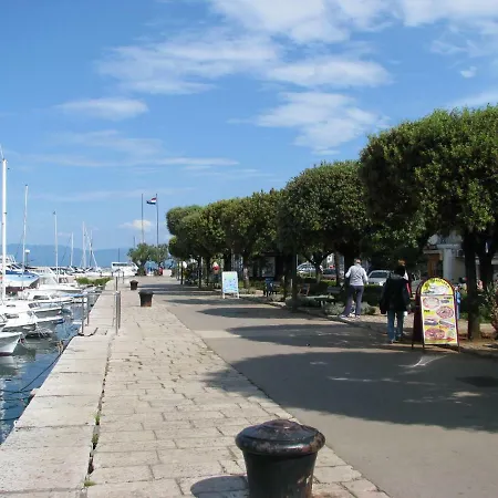 Casa de Férias House On Island Of Krk Malinska