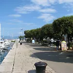 Dom wakacyjny House On Island Of Krk Malinska